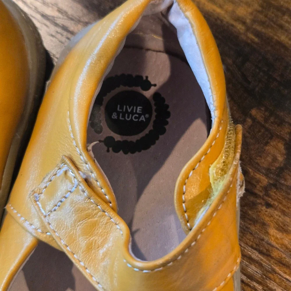Livie & Luca Pio Pio Yellow Leather‎ Bird Mary Jane Shoes Kids Size 9